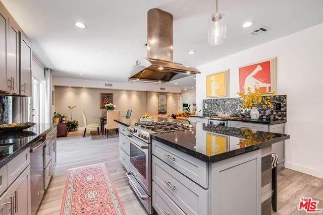 15237 Otsego Street, Los Angeles, CA 91403