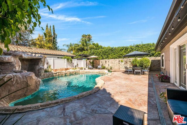 15237 Otsego Street, Los Angeles, CA 91403