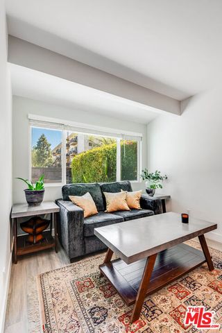 15237 Otsego Street, Los Angeles, CA 91403