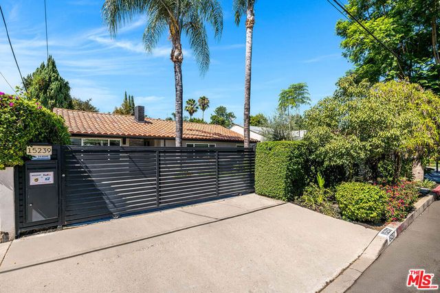 15237 Otsego Street, Los Angeles, CA 91403
