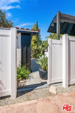 15237 Otsego Street, Los Angeles, CA 91403