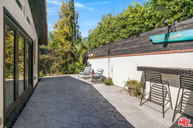 15237 Otsego Street, Los Angeles, CA 91403