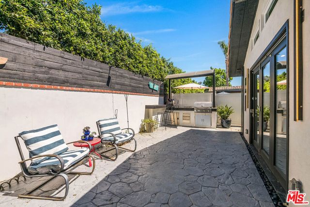 15237 Otsego Street, Los Angeles, CA 91403