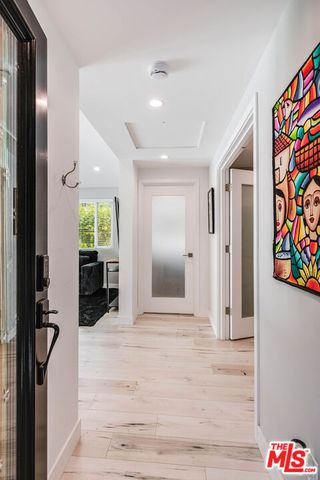 15237 Otsego Street, Los Angeles, CA 91403