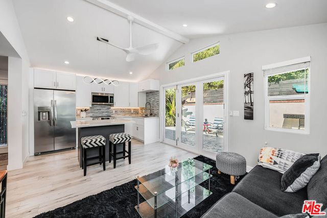 15237 Otsego Street, Los Angeles, CA 91403