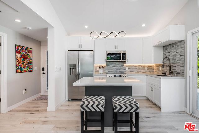 15237 Otsego Street, Los Angeles, CA 91403