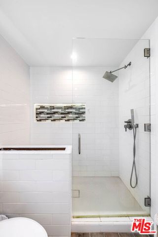 15237 Otsego Street, Los Angeles, CA 91403