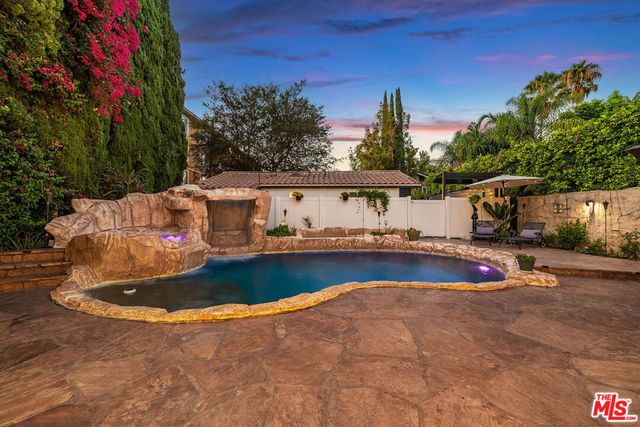 15237 Otsego Street, Los Angeles, CA 91403