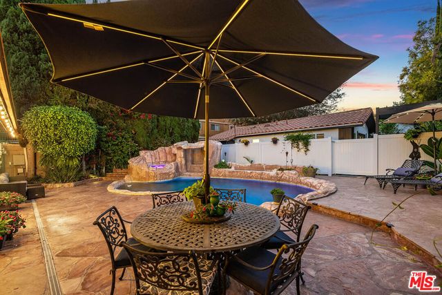 15237 Otsego Street, Los Angeles, CA 91403