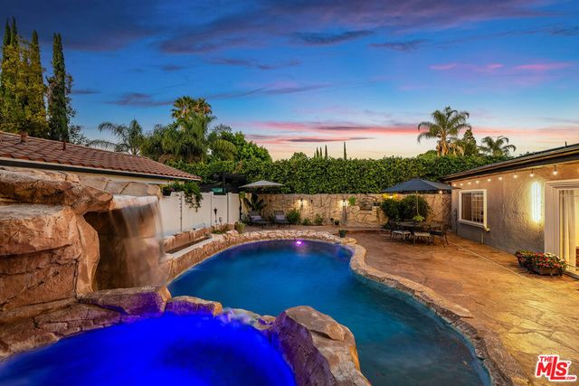 15237 Otsego Street, Los Angeles, CA 91403