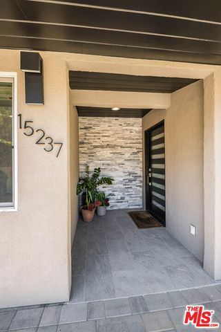 15237 Otsego Street, Los Angeles, CA 91403