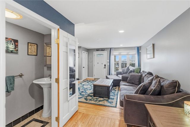 91 Evergreen Street, Providence, RI 02906