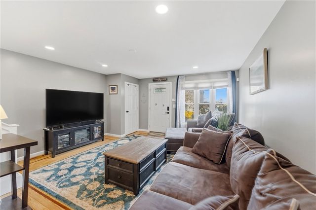 91 Evergreen Street, Providence, RI 02906