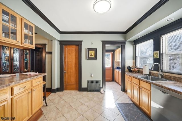 95 Parkway East, Bloomfield Twp., NJ 07003