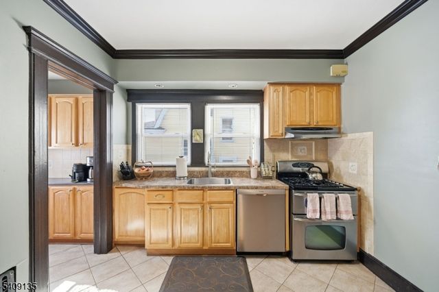 95 Parkway East, Bloomfield Twp., NJ 07003