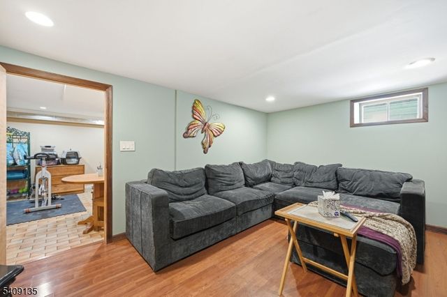 95 Parkway East, Bloomfield Twp., NJ 07003