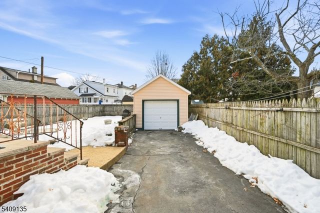 95 Parkway East, Bloomfield Twp., NJ 07003