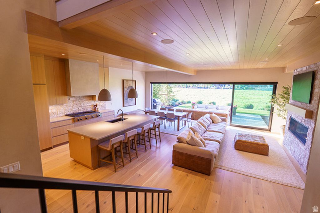Image 13 of property listing at 355 E ROCKWELL CIR, Midway, UT 84049