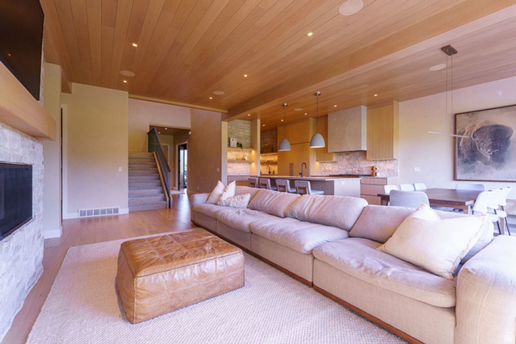 Image 9 of property listing at 355 E ROCKWELL CIR, Midway, UT 84049