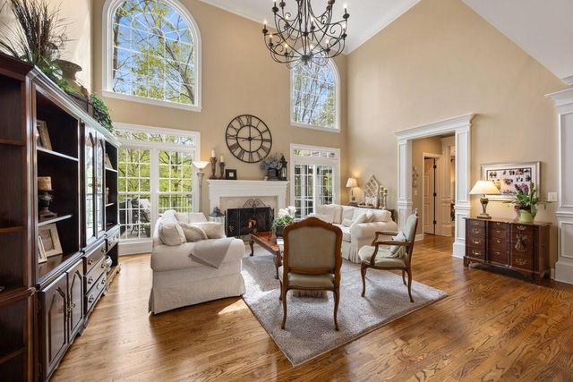 210 Lakeside Drive NW, Kennesaw, GA 30144