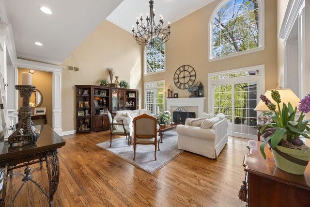 210 Lakeside Drive NW, Kennesaw, GA 30144