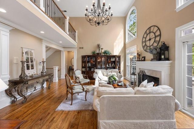 210 Lakeside Drive NW, Kennesaw, GA 30144