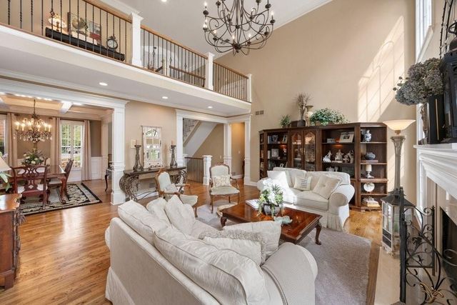 210 Lakeside Drive NW, Kennesaw, GA 30144