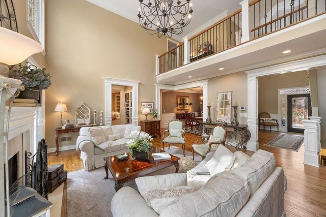 210 Lakeside Drive NW, Kennesaw, GA 30144