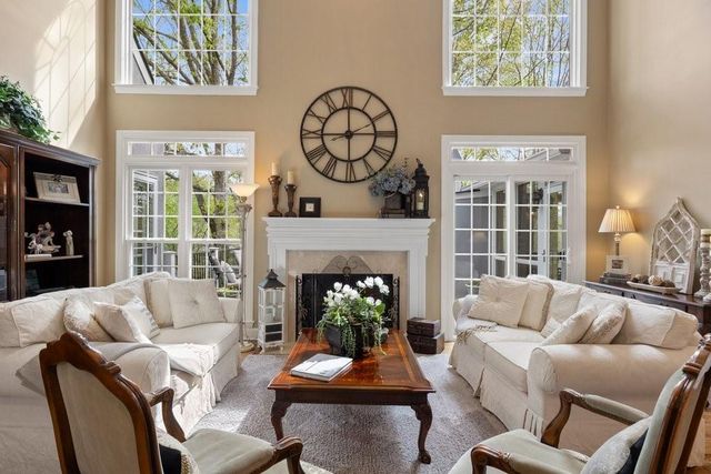 210 Lakeside Drive NW, Kennesaw, GA 30144