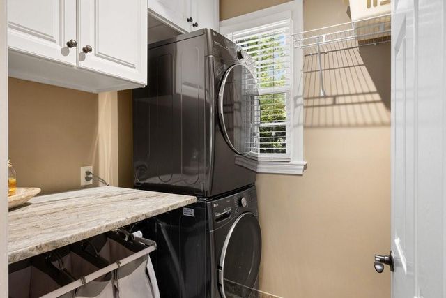 210 Lakeside Drive NW, Kennesaw, GA 30144