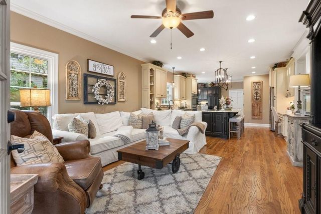 210 Lakeside Drive NW, Kennesaw, GA 30144