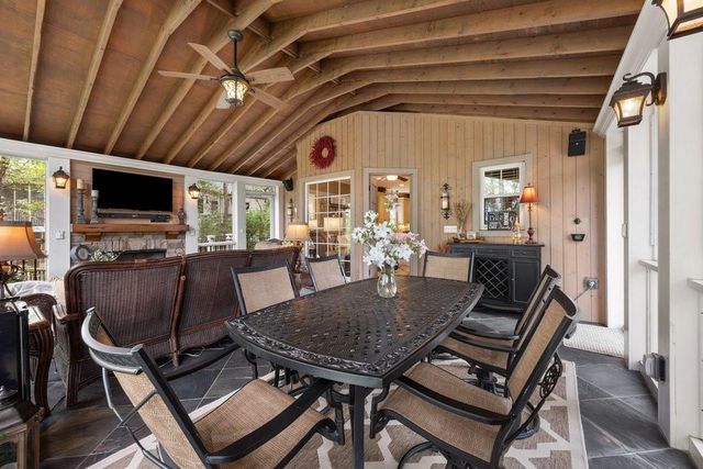 210 Lakeside Drive NW, Kennesaw, GA 30144