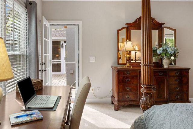 210 Lakeside Drive NW, Kennesaw, GA 30144