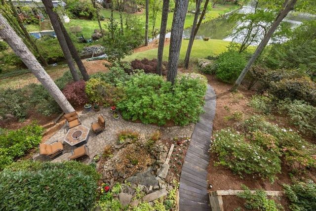 210 Lakeside Drive NW, Kennesaw, GA 30144