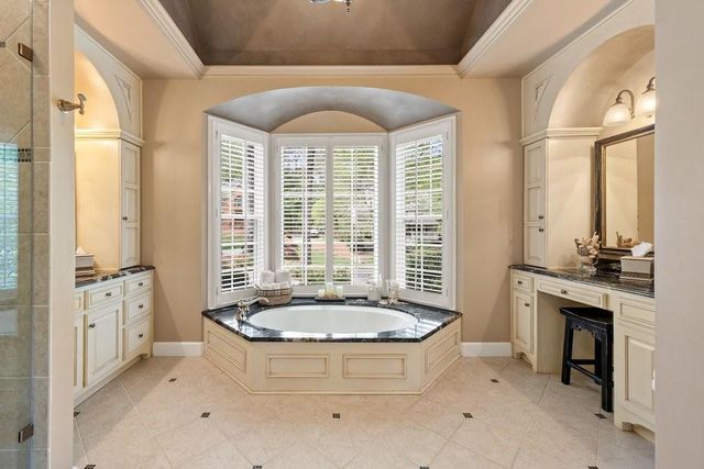 210 Lakeside Drive NW, Kennesaw, GA 30144