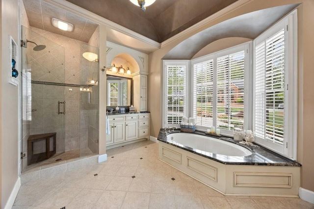 210 Lakeside Drive NW, Kennesaw, GA 30144