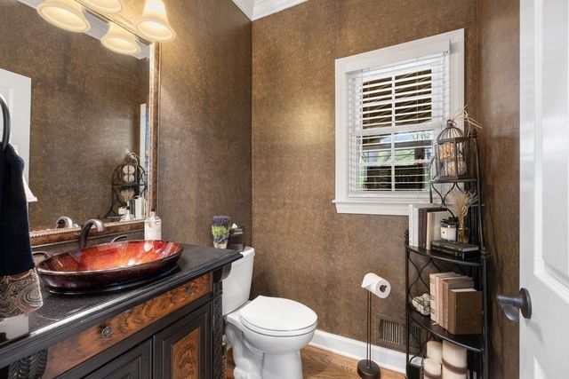 210 Lakeside Drive NW, Kennesaw, GA 30144