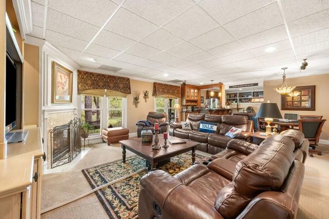 210 Lakeside Drive NW, Kennesaw, GA 30144