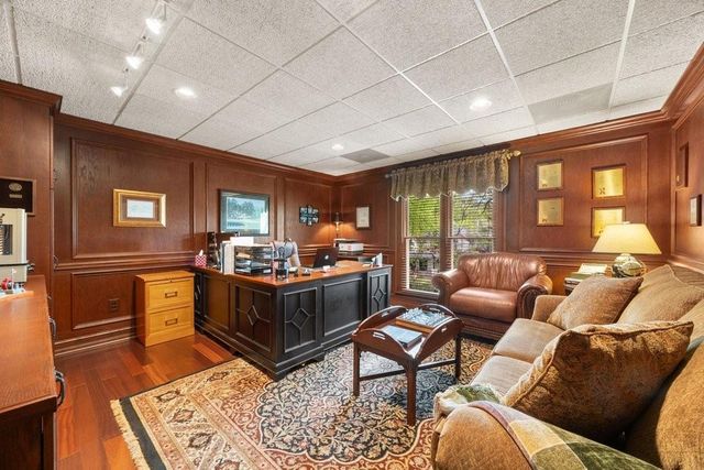 210 Lakeside Drive NW, Kennesaw, GA 30144