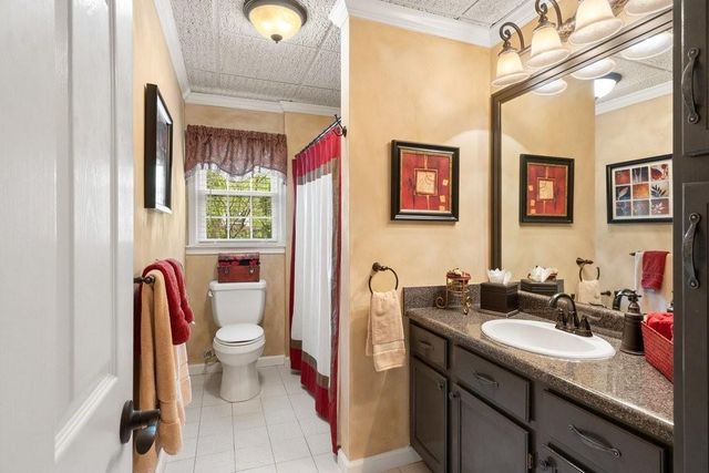 210 Lakeside Drive NW, Kennesaw, GA 30144