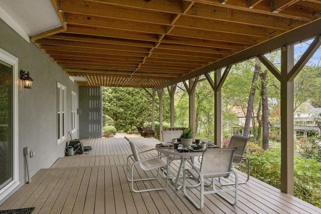 210 Lakeside Drive NW, Kennesaw, GA 30144