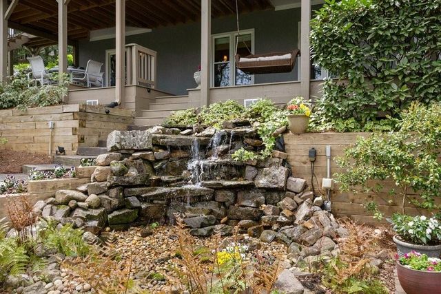 210 Lakeside Drive NW, Kennesaw, GA 30144