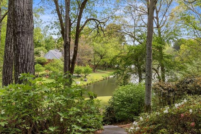 210 Lakeside Drive NW, Kennesaw, GA 30144