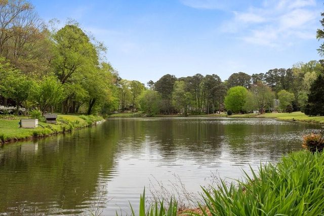 210 Lakeside Drive NW, Kennesaw, GA 30144