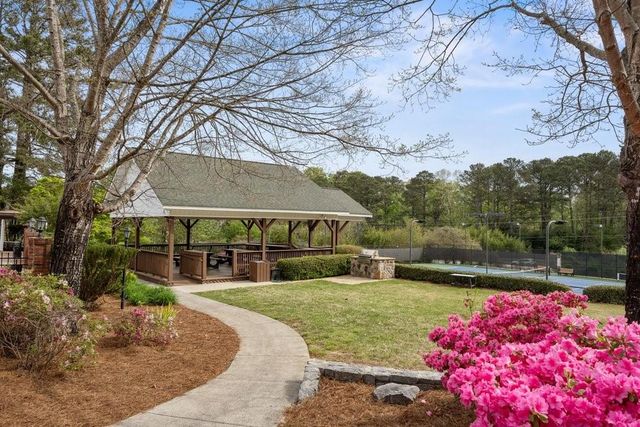 210 Lakeside Drive NW, Kennesaw, GA 30144