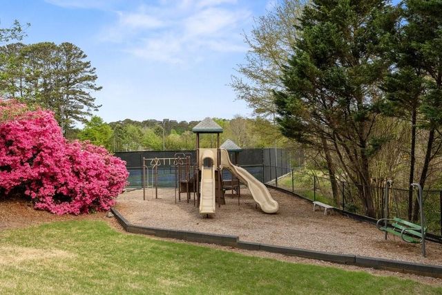 210 Lakeside Drive NW, Kennesaw, GA 30144