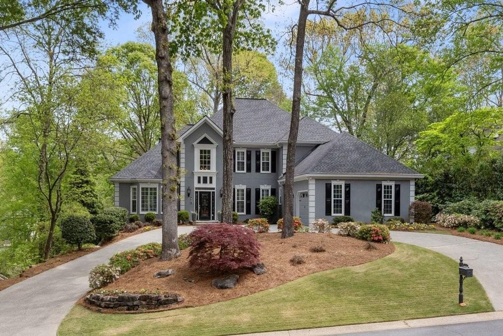 210 Lakeside Drive NW, Kennesaw, GA 30144