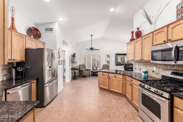 9222 E Champagne Drive, Sun Lakes, AZ 85248