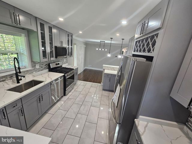 2909 CHAPEL VIEW DR, Silver Spring, MD 20904