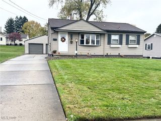 611 Moore Street, Hubbard, OH 44425